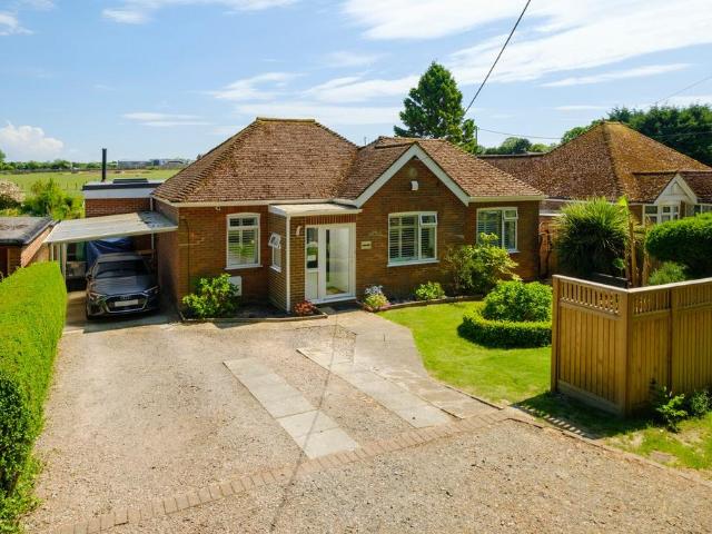Bungalow for sale in Folkestone, Densole