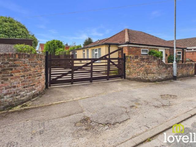 Bungalow for sale in Cottingham, East Riding Of Yorkshire