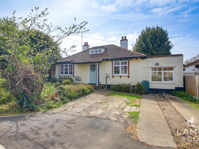 Bungalow for sale in Holland-on-Sea, Dale Hill