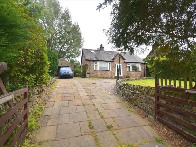 Bungalow for sale in Combs, Charlesworth