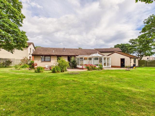Bungalow for sale in Cove Bay, Ballindoch