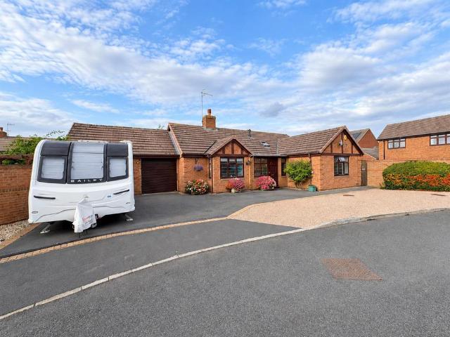 Bungalow for sale in Crookhill, Worcestershire