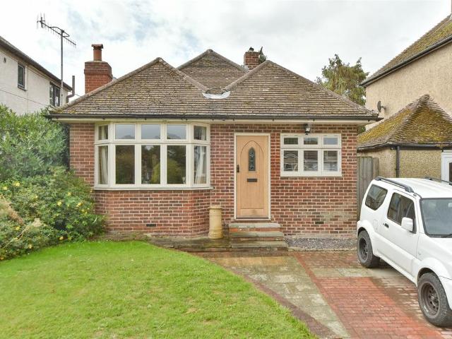 Bungalow for sale in Oad Street, Kent