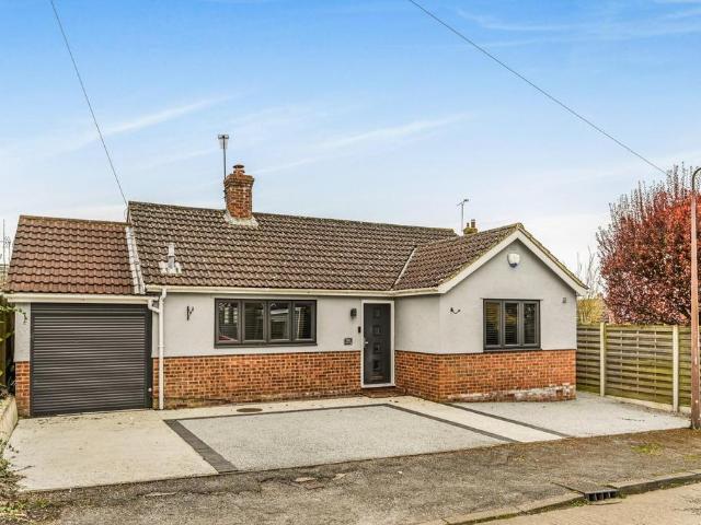 Bungalow for sale in Duton Hill, Essex