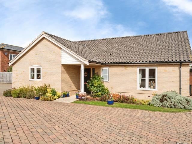 Bungalow for sale in Hempstead Road Industrial Estate, Comers