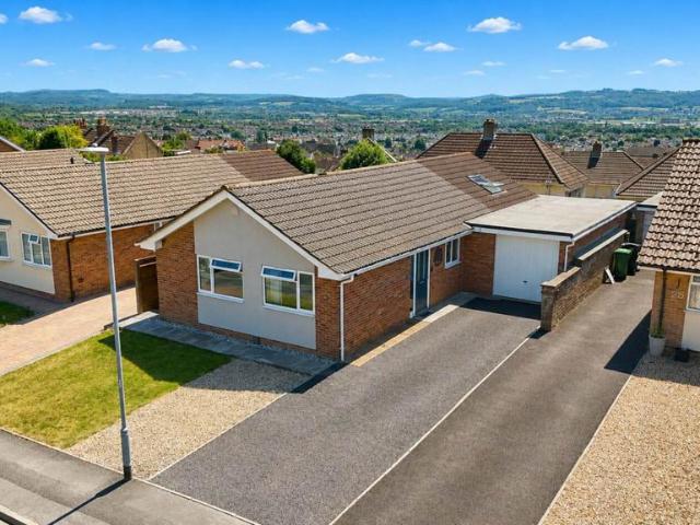 Bungalow for sale in Weston-super-mare, North Somerset