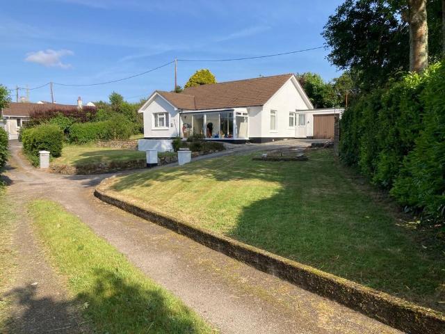 Bungalow for sale in Stithians