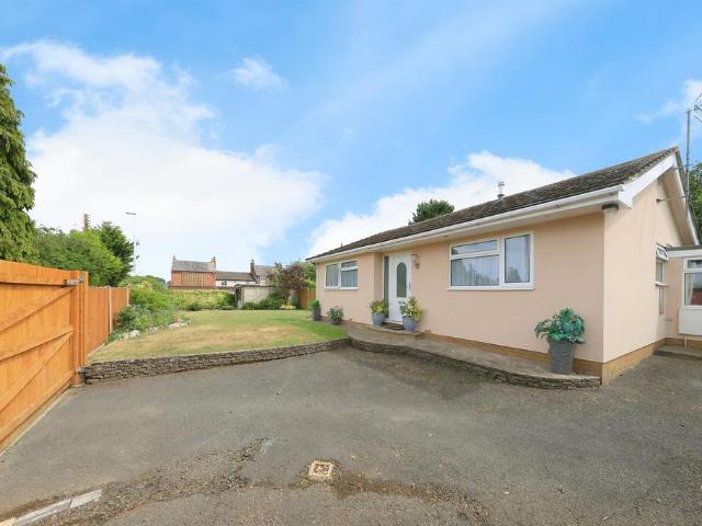 Bungalow for sale in Areley Kings, Rushock