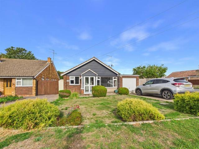 Bungalow for sale in Broughton, Aylesbury