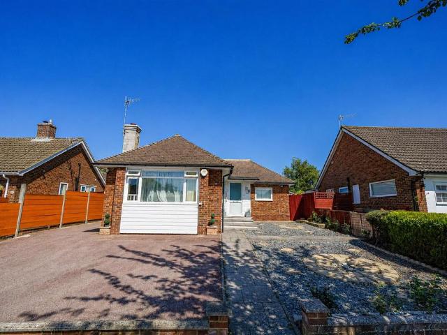 Bungalow for sale in Bohemia, Guestling Green