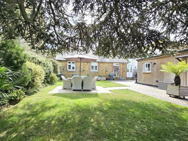 Bungalow for sale in Birchington, Acol