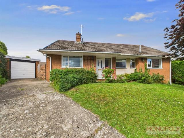 Bungalow for sale in Wrexham, Llanfynydd