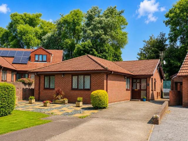 Bungalow for sale in Cwm Talwg, Barry