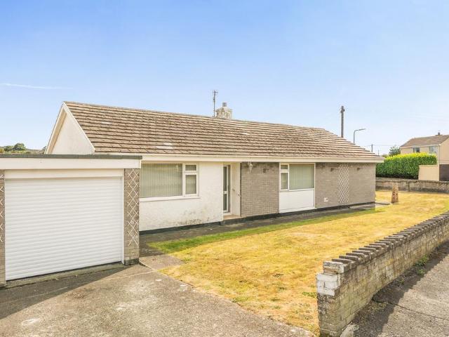 Bungalow for sale in Porth Amlwch, Amlwch