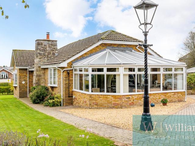 Bungalow for sale in Binstead, Ryde