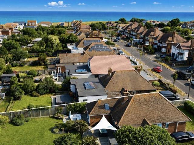 Bungalow for sale in Acol, Kent