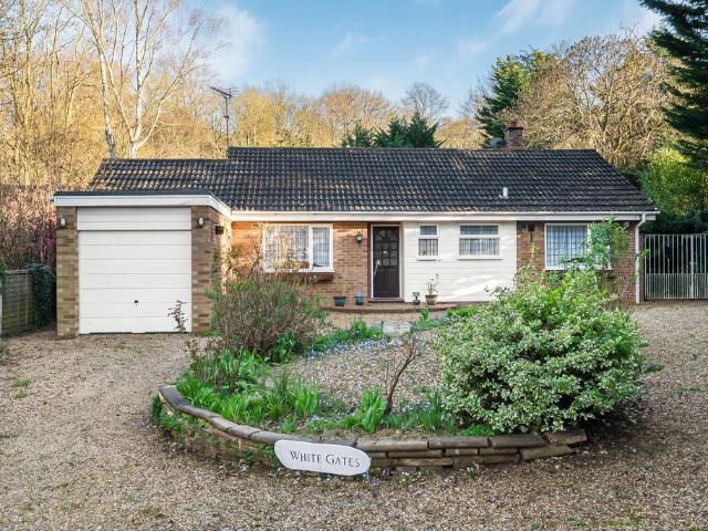 Bungalow for sale in Oaklands, Fretherne