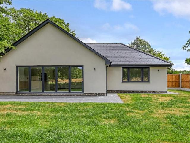 Bungalow for sale in Chipping Hill, Essex