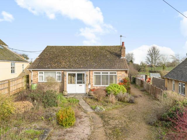 Bungalow for sale in Freeland, Black Bourton