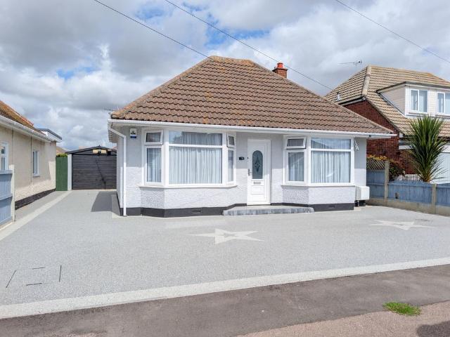 Bungalow for sale in Dale Hill, Essex