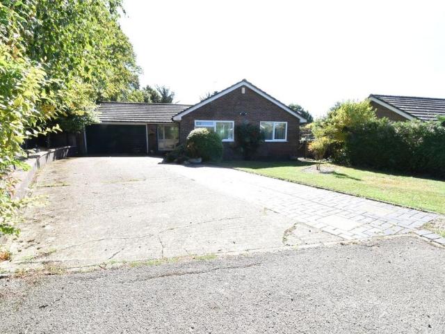Bungalow for sale in Midway, Kent