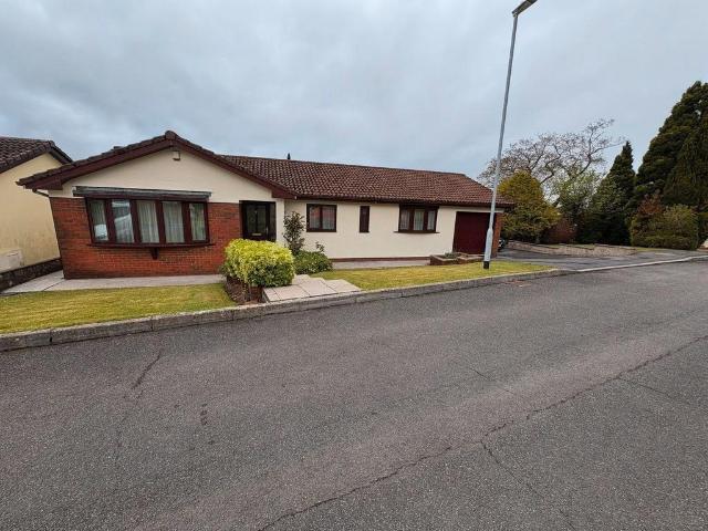 Bungalow for sale in Betws