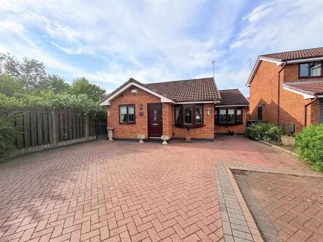 Bungalow for sale in Newtonmoor, Tameside