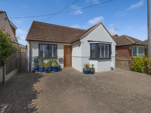 Bungalow for sale in South Tankerton, The Bridge