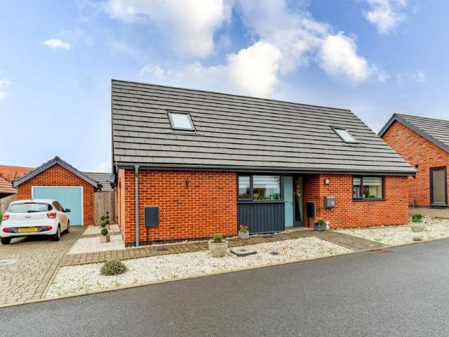 Bungalow for sale in Swan's Nest, Breckland