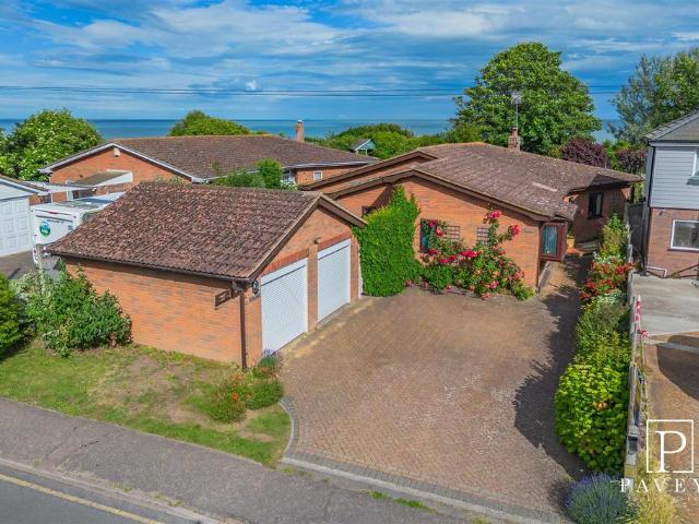 Bungalow for sale in Frinton and Walton, Dale Hill