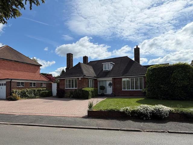 Bungalow for sale in Lapal, West Midlands