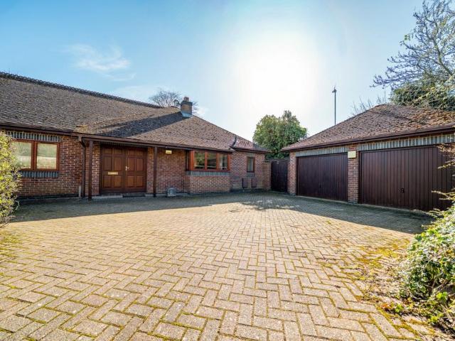 Bungalow for sale in Stoneygate, Leicester