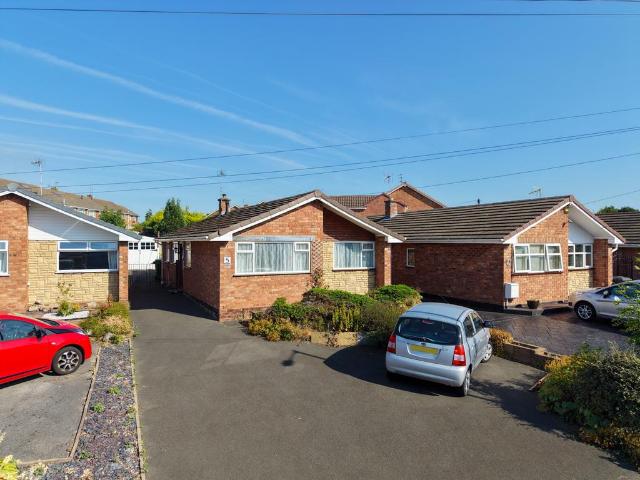 Bungalow for sale in Landywood, Great Chatwell