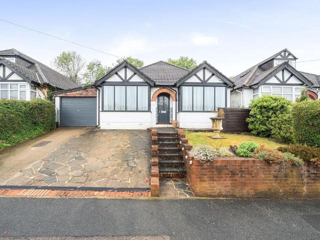 Bungalow for sale in London Borough of Croydon, Kenley