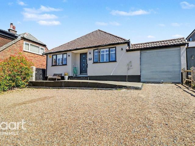 Bungalow for sale in Hazelwood, Greater London