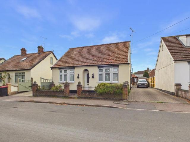 Bungalow for sale in Sible Hedingham, Braintree