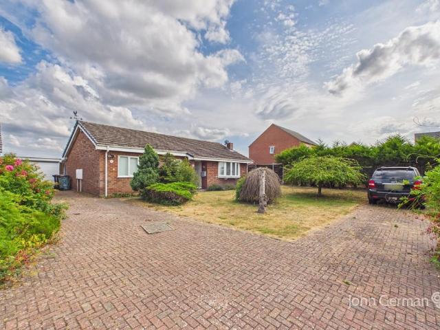 Bungalow for sale in Beamhurst, Staffordshire