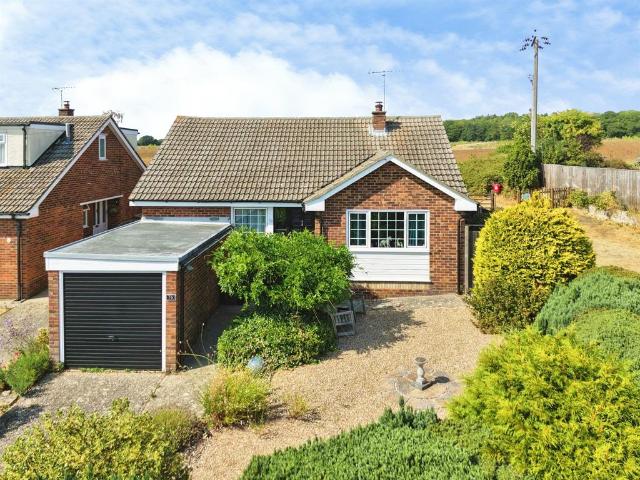 Bungalow for sale in Chipping Hill, Essex