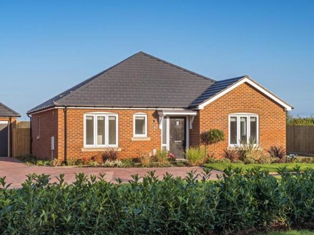 Bungalow for sale in Littlecote, West Sussex