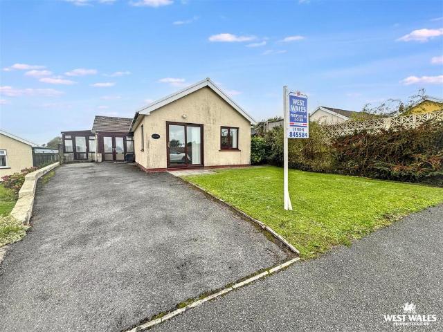 Bungalow for sale in Kilgetty Begelly, Kilgetty