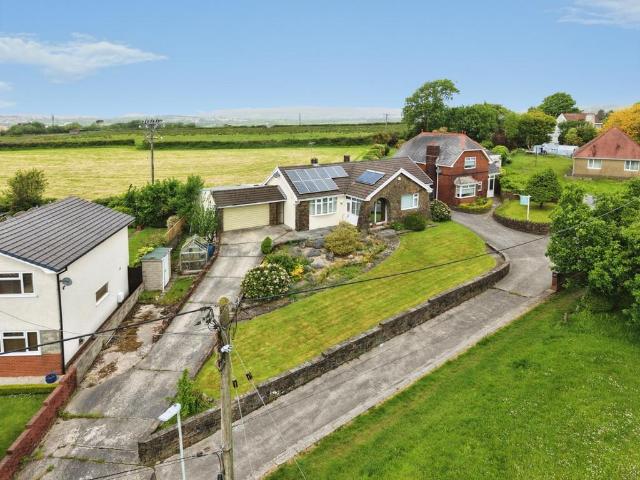 Bungalow for sale in Penllergaer, Wales
