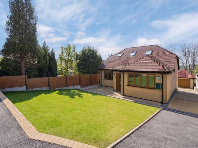 Bungalow for sale in Totteridge, Tylers Green
