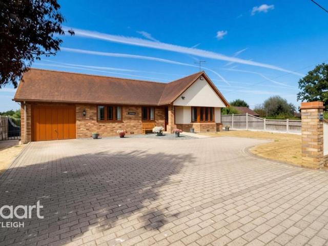 Bungalow for sale in Barling, Essex
