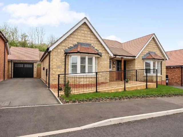 Bungalow for sale in Bedford