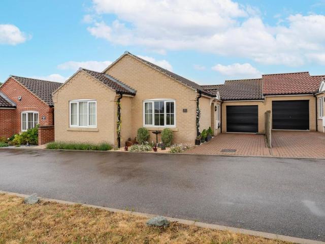 Bungalow for sale in Hopton-on-Sea, Stokesby
