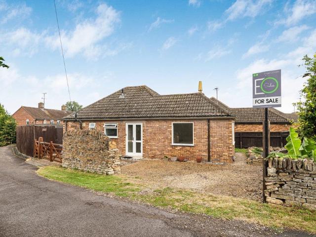 Bungalow for sale in Bishop's Cleeve, Tewkesbury