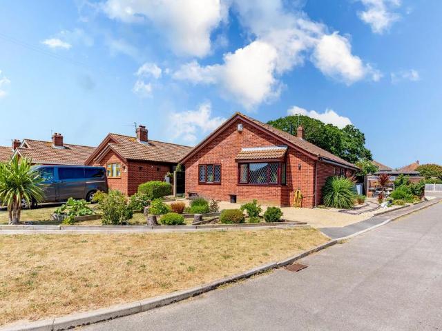 Bungalow for sale in Stokesby, Norfolk