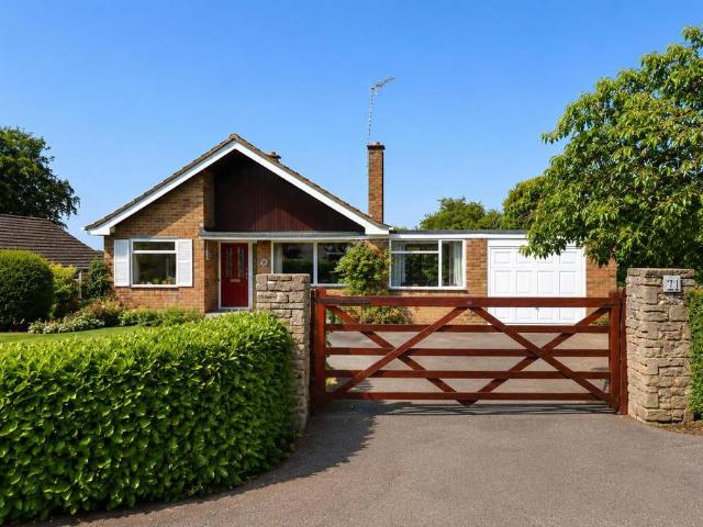 Bungalow for sale in Evershot, Oxfordshire