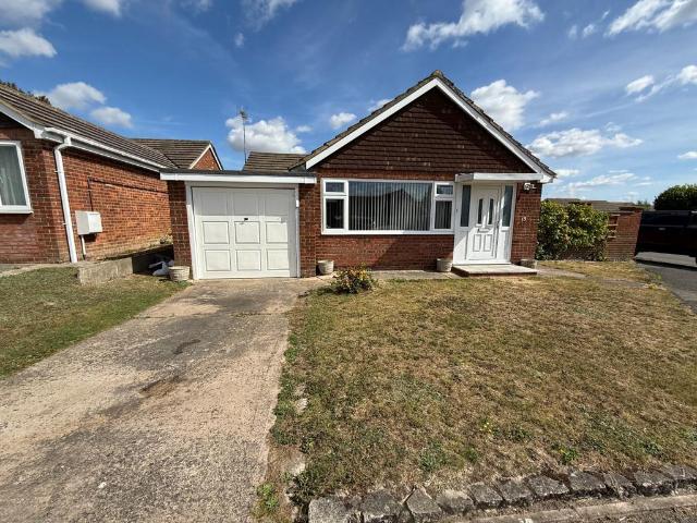 Bungalow for sale in Dunstable, Bedfordshire