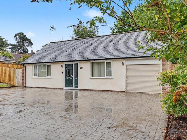 Bungalow for sale in Roebuck, Shephall